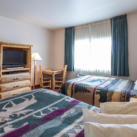 Walden North Park Inn & Suites מראה חיצוני תמונה