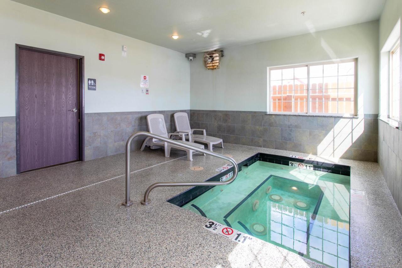 Walden North Park Inn & Suites מראה חיצוני תמונה