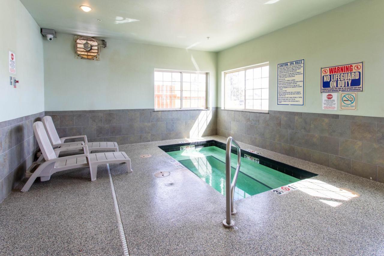 Walden North Park Inn & Suites מראה חיצוני תמונה